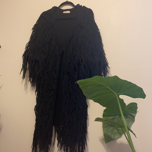 Beautiful Yeti style jacket! Shaggy, and oversized - Picture 3 of 4